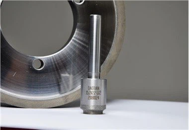 Bit bor berlian untuk kaca matahari